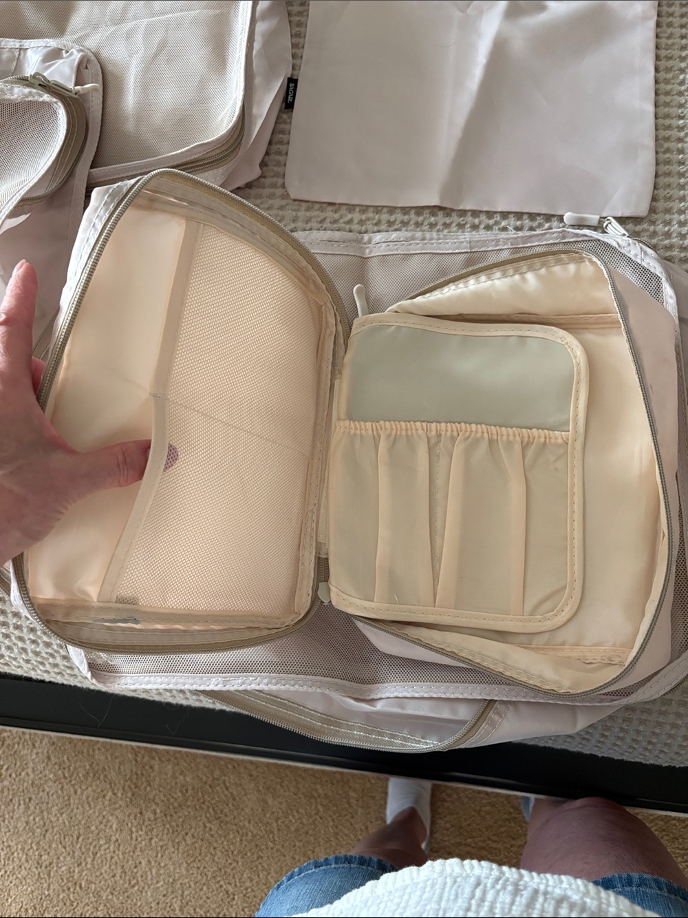 Set of 7 Light Blush Packing Cubes - Picture 5 of 6